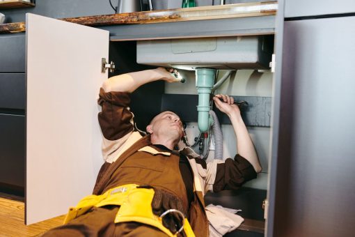 Najczęstsze problemy hydrauliczne i jak je rozwiązać